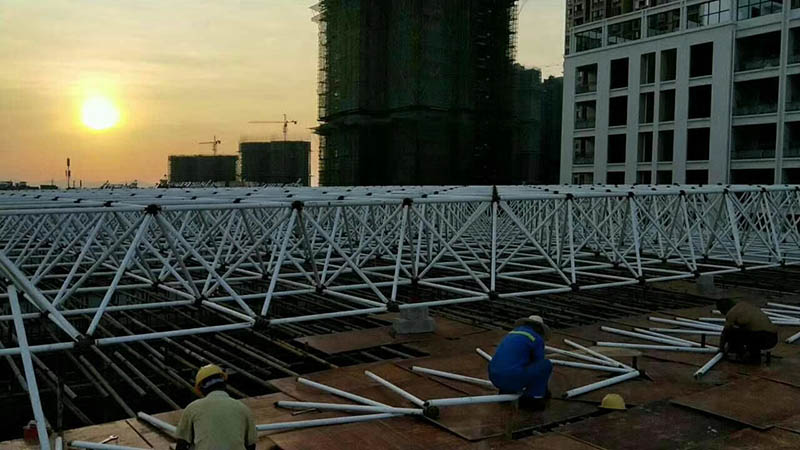 大安螺栓球网架安装现场